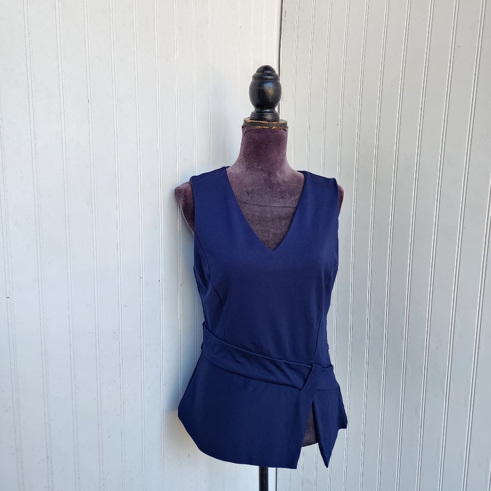 White House Black Market WHBM Woman’s Navy Blue Sleveless Top Blouse Stretch 10